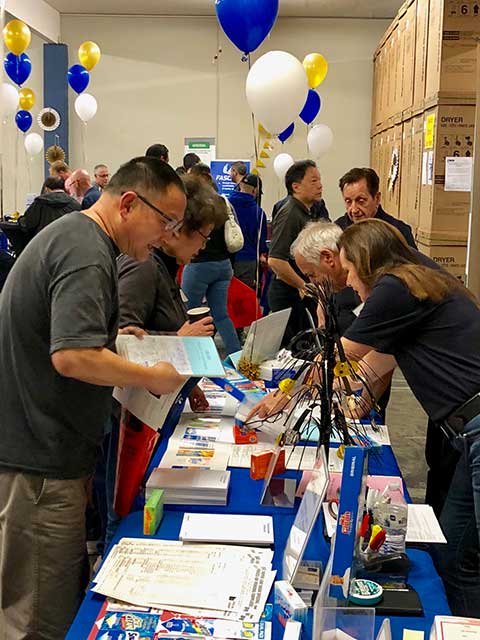 Hundreds of laundromat owners, operators and managers converged on Redwood City to learn more about a variety of coin laundry industry topics and to attend the trade show to view and purchase the latest new laundromat-centric products and services such as vending soaps, vending detergent, vending fabric softener and vending bleach from Blue Ribbon Supply.