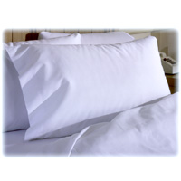 ULTRA PEARL T200 SOLID WHITE POLY/COTTON BLEND Standard Pillowcases 